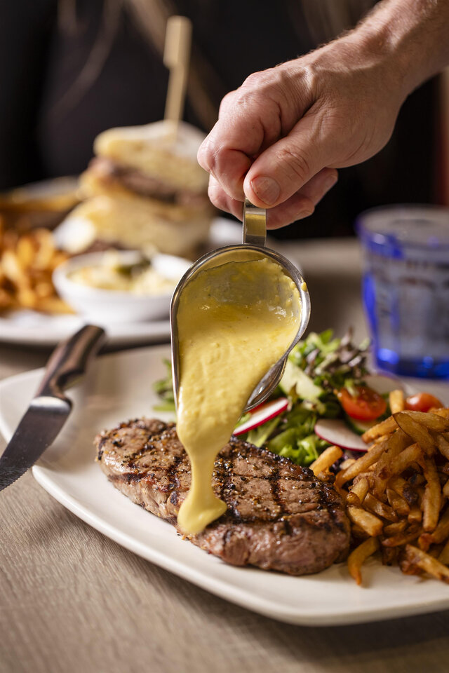 Le Cochon Dingue - Steak frites&nbsp;&nbsp;&nbsp;&copy; Restos Plaisirs