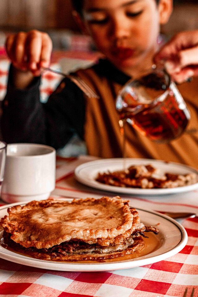 Crêpes et sirop d'érable&nbsp;&nbsp;&nbsp;&copy; Érablière du Cap