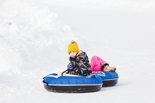 Glissades sur tubes&nbsp;&nbsp;&nbsp;&copy; Kim Corbeil