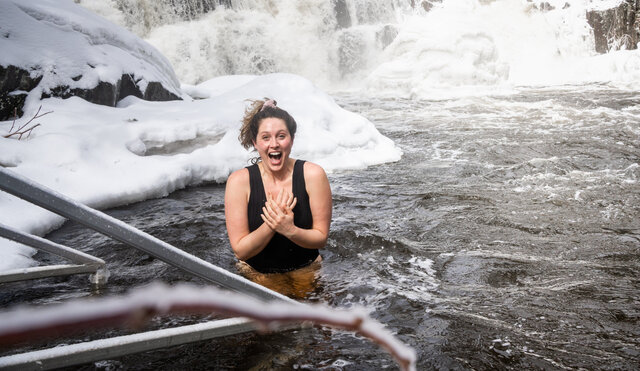 L'accès à la rivière pour le bain polaire, même en hiver!&nbsp;&nbsp;&nbsp;&copy; Spa Bolton