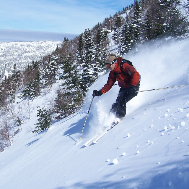 Ski hors-piste de montagne, Gaspésie&nbsp;&nbsp;&nbsp;&copy; Coop Vertigo-Aventures