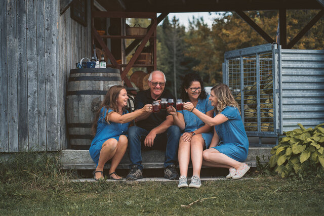 Les fondateurs et leur relève&nbsp;&nbsp;&nbsp;&copy; Carolanne Allard