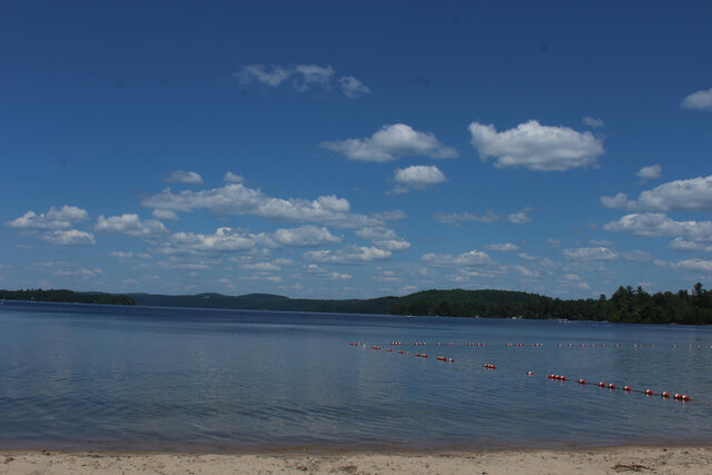 Plage + paysage&nbsp;&nbsp;&nbsp;&copy; Municipalité de Lac-Simon
