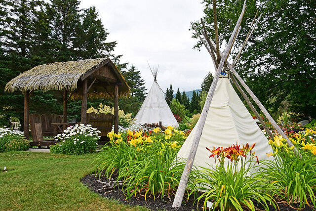 Tipi indien Nation Huronne&nbsp;&nbsp;&nbsp;&copy; Les Jardins du Grand Duc
