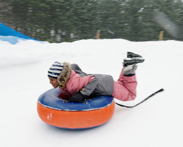 Glissade tube, Montérégie&nbsp;&nbsp;&nbsp;&copy; JFG Vidéo Pro