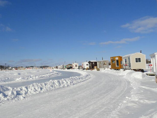 Patinore du village sur glace&nbsp;&nbsp;&nbsp;&copy; Village Boréal de Saint-Félicien