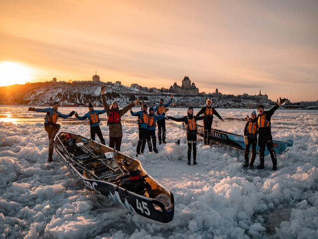 Canot à glace sur le fleuve&nbsp;&nbsp;&nbsp;&copy; Jeane Photographie