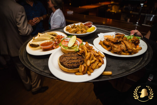 Complexe Sir Winston Churchill Pub&nbsp;&nbsp;&nbsp;&copy; Complexe Sir Winston Churchill Pub