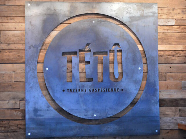 Enseigne&nbsp;&nbsp;&nbsp;&copy; TÉTÛ Taverne gaspésienne