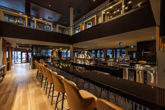 Bar et salle à manger&nbsp;&nbsp;&nbsp;&copy; P.Nadeau