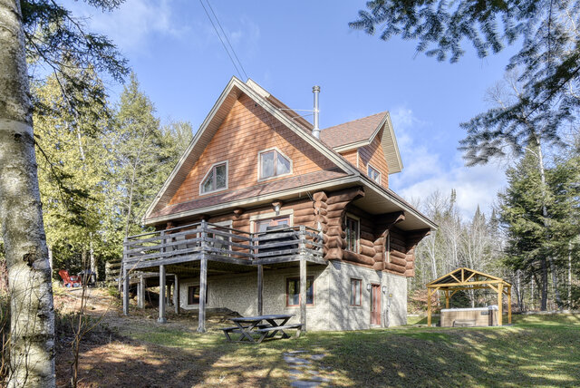 Le Huard, chalet en bois rond&nbsp;&nbsp;&nbsp;&copy; Gestion Confort MMBT