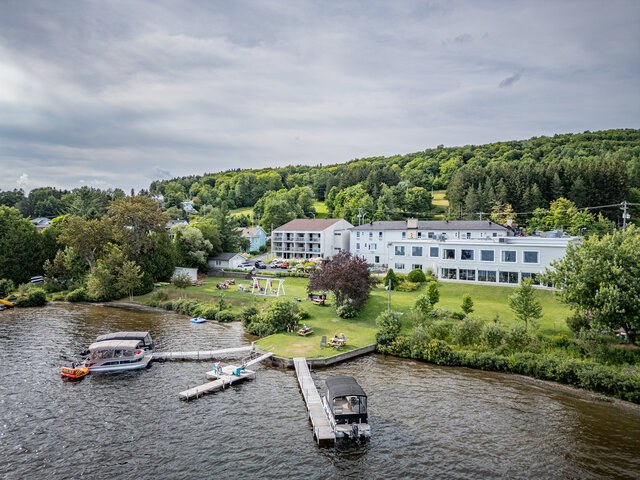 Cour arrière&nbsp;&nbsp;&nbsp;&copy; Manoir Lac-Etchemin