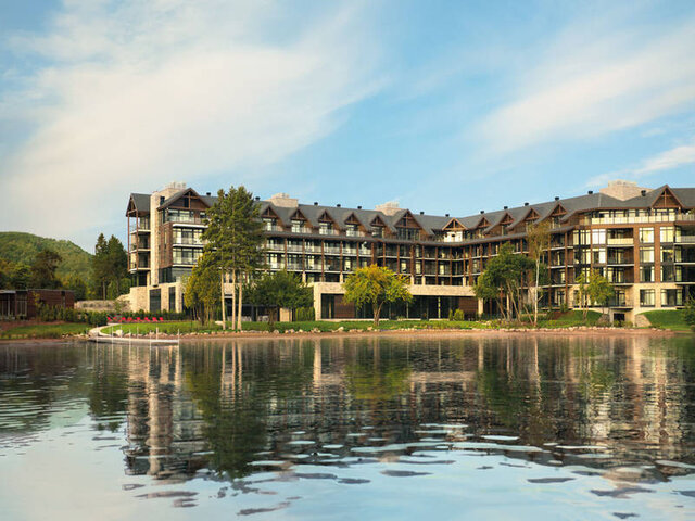 Entourage sur-le-lac