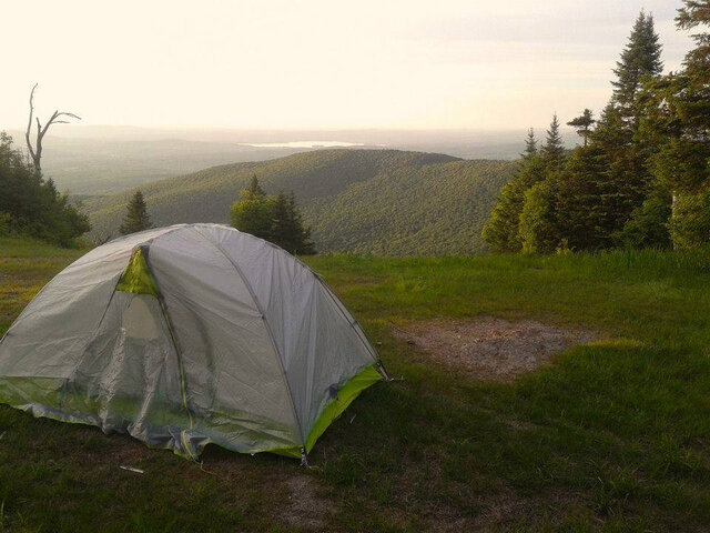 Camping Mont Sutton&nbsp;&nbsp;&nbsp;&copy; Mont Sutton