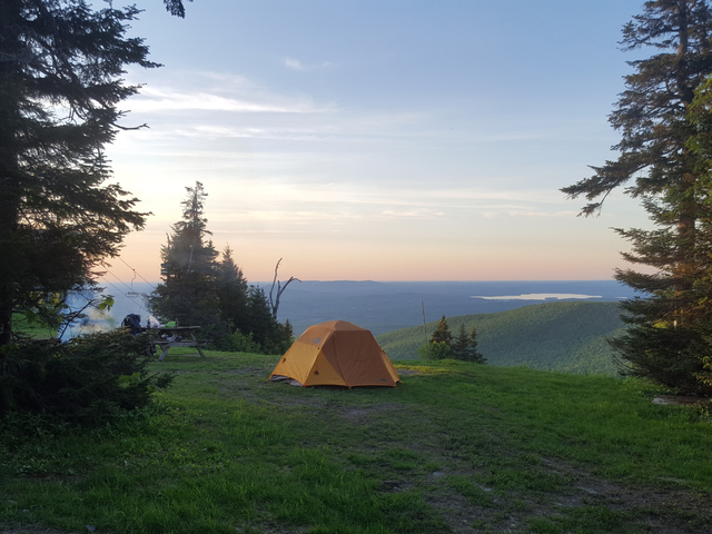 Camping Mont SUTTON&nbsp;&nbsp;&nbsp;&copy; Mont SUTTON