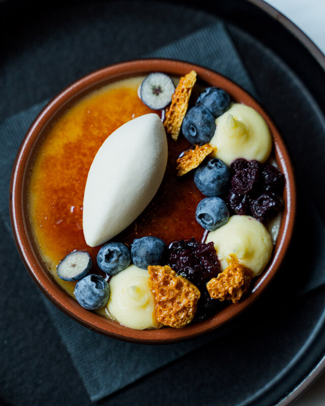 Restaurant h3 - Crème brûlée érable et bleuets du Québec&nbsp;&nbsp;&nbsp;&copy; Restaurant h3