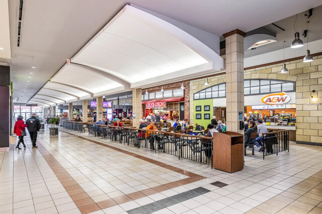 PHOTO_Westcliff_Galeries-Granby_4&nbsp;&nbsp;&nbsp;&copy; Westcliff - Galeries de Granby
