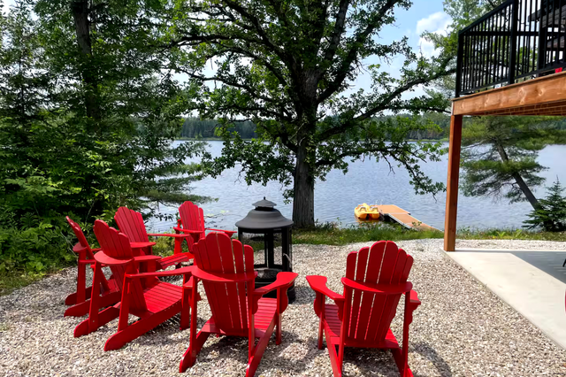 Chalet au bord du lac • Kayaks, SUP & pédalo