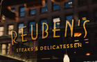 Reuben's, Le Deli & Steakhouse de Montréal&nbsp;&nbsp;&nbsp;&copy; Reuben's Steaks & Delicatessen