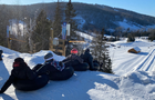 Glissade sur tube entre amis&nbsp;&nbsp;&nbsp;&copy; Glissades Domaine des Pays d'en Haut