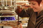 Fabrication du chocolat&nbsp;&nbsp;&nbsp;&copy; Bistro-chocolaterie Le divin tandem inc