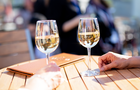 Verres de vin&nbsp;&nbsp;&nbsp;&copy; S.St-Jean