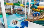 Glissades et piscine&nbsp;&nbsp;&nbsp;&copy; Village Vacances Valcartier