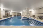 Marriott Courtyard et Residence Inn - Piscine et bain tourbillon&nbsp;&nbsp;&nbsp;&copy; Marriott Courtyard Aéroport de Montréal