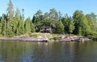Chalet sur une île&nbsp;&nbsp;&nbsp;&copy; Pourvoirie Dulong