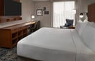 Chambre avec un lit King&nbsp;&nbsp;&nbsp;&copy; E.Kinburn