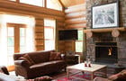Salon&nbsp;&nbsp;&nbsp;&copy; Fiddler Lake Resort