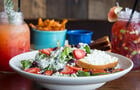 Salade - La biquette de chèvre et cocktails&nbsp;&nbsp;&nbsp;&copy; La Belle & La Boeuf - Burger Bar (Chicoutimi)
