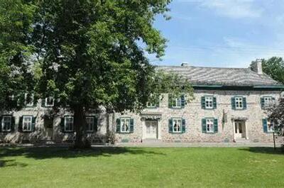 Vieux Palais de L’Assomption