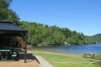 Plage municipale du lac Laurel / Wentworth-Nord