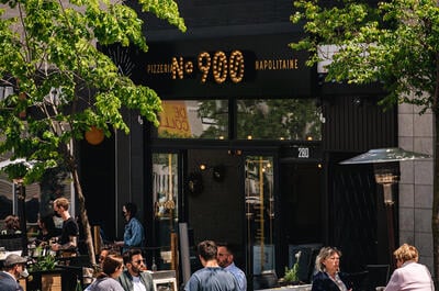 Pizzéria No.900 – Quartier des spectacles – rue Ste-Catherine O. (Montréal)