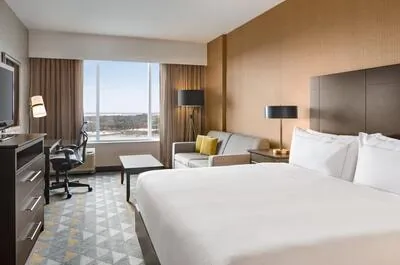 DOUBLETREE PAR HILTON POINTE-CLAIRE MONTRÉAL AÉROPORT OUEST