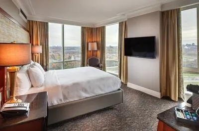 HILTON LAC-LEAMY