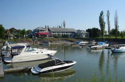 LA HALTE DES 103 ÎLES