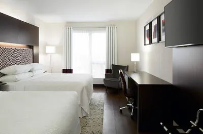HÔTEL FOUR POINTS BY SHERATON LÉVIS CENTRE DE CONGRÈS