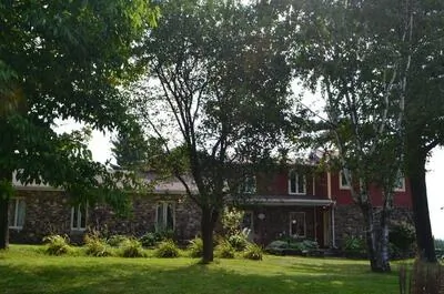 LE CLOS DES PINS