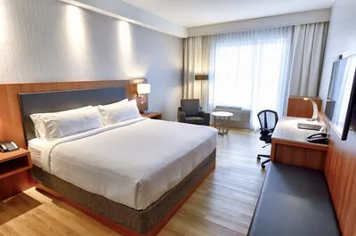 HÔTEL HOLIDAY INN EXPRESS & SUITES VAUDREUIL-DORION