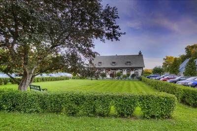 AUBERGE BAKER