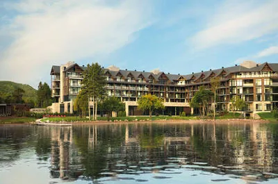ENTOURAGE SUR-LE-LAC
