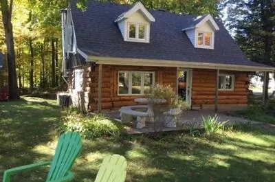 CHALET EN BOIS ROND DU LAC CROOKS