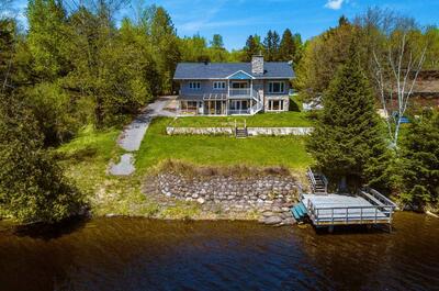 CHALET SUR LE LAC PONTBRIAND