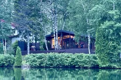 ENTRE LAC, VILLES ET MONTAGNES