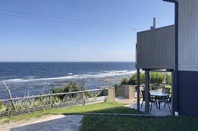 MAISON SUR MER