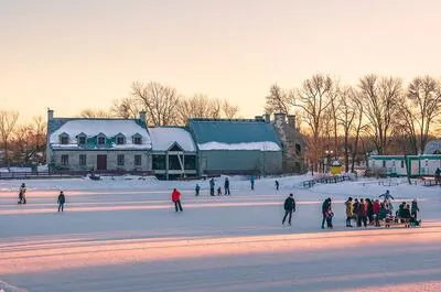 Patinoire sur l’écluse de l’Île-des-Moulins