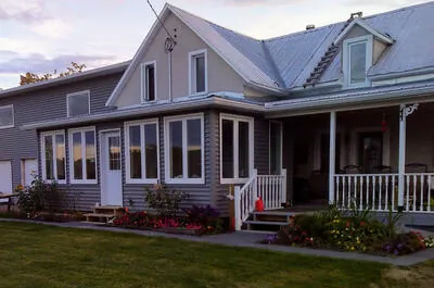 LE SULLIVAN HOMESTEAD