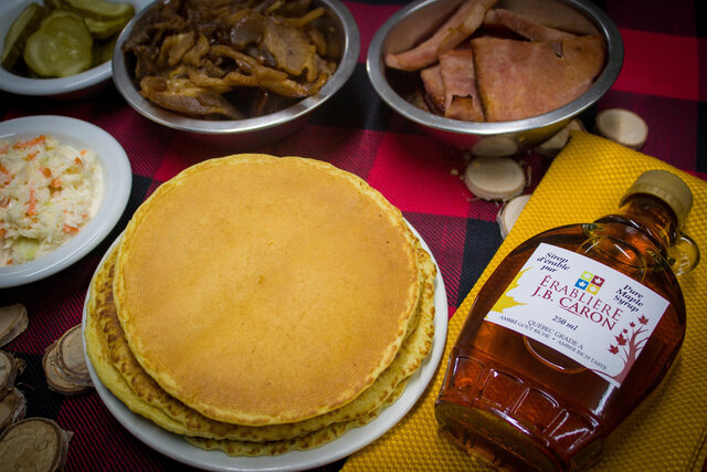 Repas Cabane à sucre&nbsp;&nbsp;&nbsp;&copy; Érablière J.B. Caron